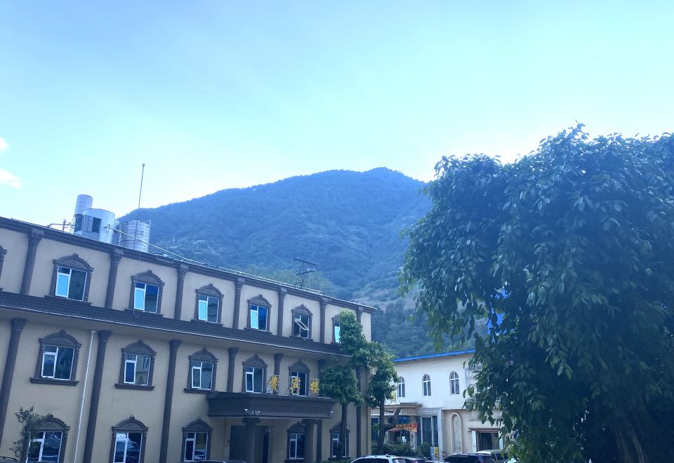  Hotel Overview