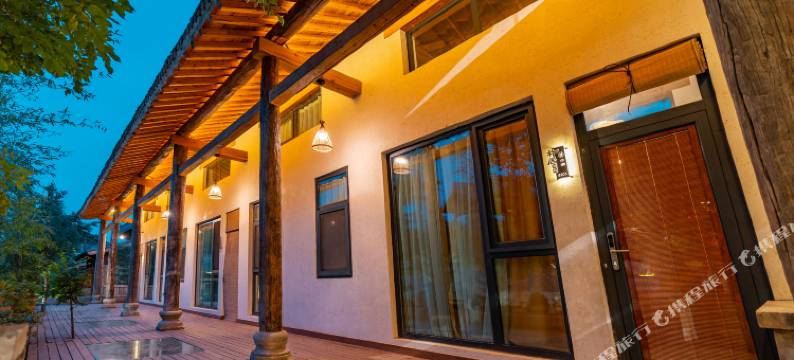 云台山朴居湖畔酒店图片