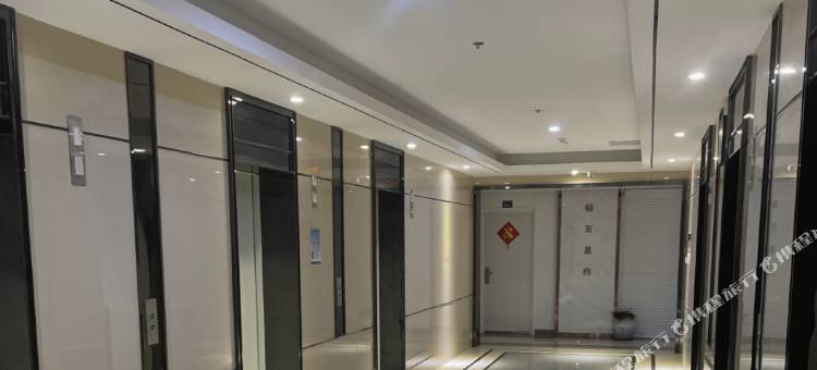 扬州悦享电竞公寓(万达广场店)图片