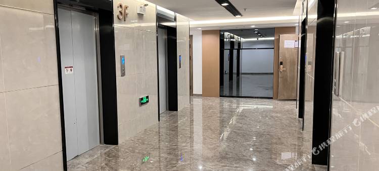 云上智选民宿(济南万象城店)图片