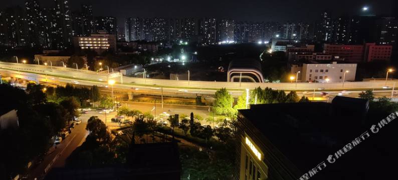 秘境智能影院民宿(光谷广场杨家湾店)图片