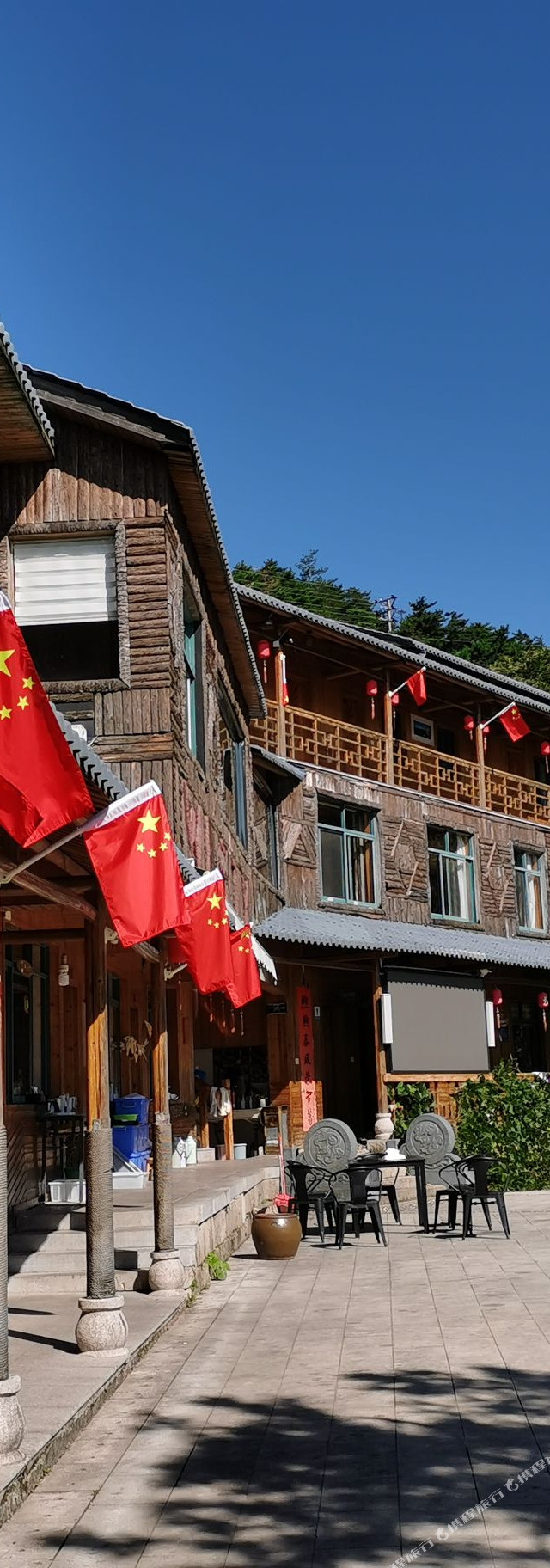 天柱山庄是我见过的最美山庄,观山听水,在_天柱山卧龙山庄潜山打卡