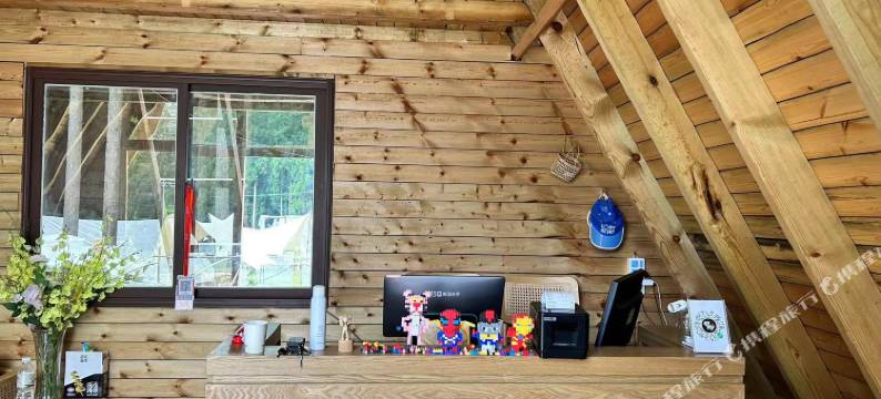 Theshire夏尔森林露营基地图片