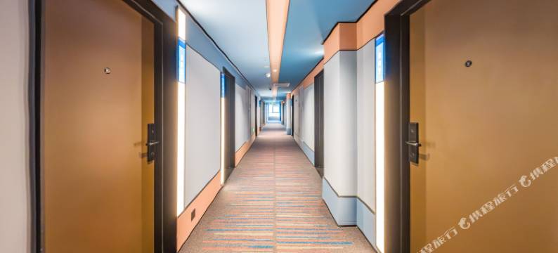 汉庭酒店(青岛西海岸青大附院滨海学院地铁站店)图片