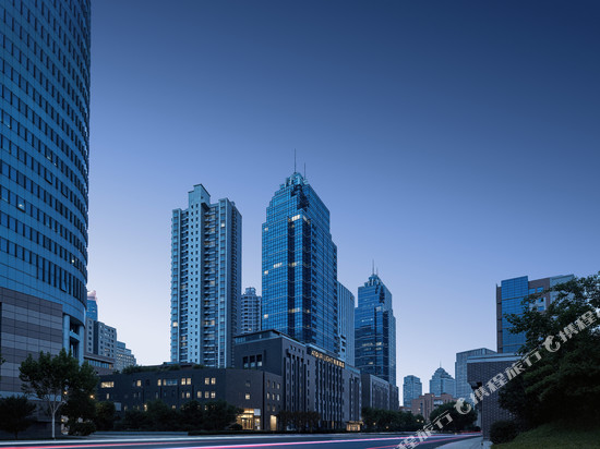 上海北外滩外白渡桥轻居酒店