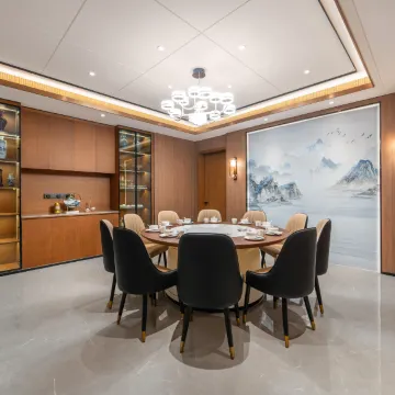 陌上轻雅酒店（晋中灵石王家大院灵石东站店）