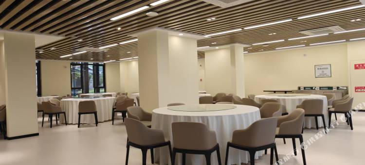 鼎途国际酒店(嘉鱼店)图片