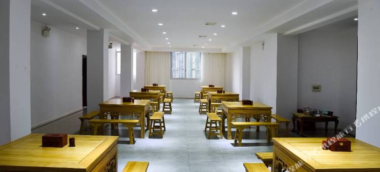 瓦屋山大前门度假酒店(雅女湖店)图片