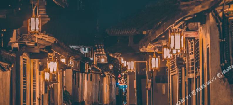 阆中烟雨江畔民宿图片