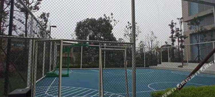 尚忻居电竞影院民宿(成都三河场地铁站店)图片