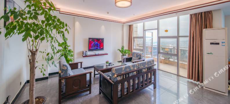 恒晖皇城酒店(云浮新兴汽车站筠城广场店)图片