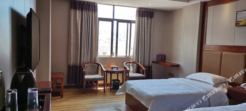 兴业大厦(吴川市第一中学店)图片