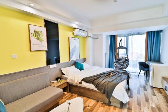 看海宜家精选公寓(日照大学城安泰国际广场店)