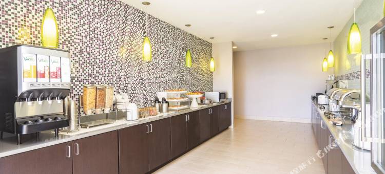 孟菲斯市中心拉昆塔温德姆套房酒店(La Quinta Inn & Suites by Wyndham Memphis Downtown)图片