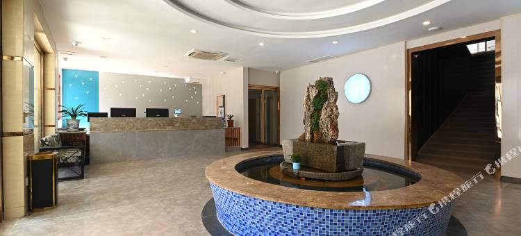 轻住酒店(青岛城阳区农业大学地铁站店)图片