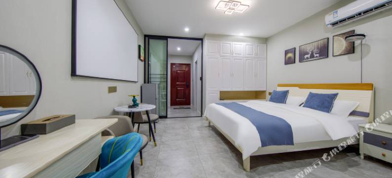 时宿云栖影音公寓(常州青枫公园钟楼宝龙广场店)图片