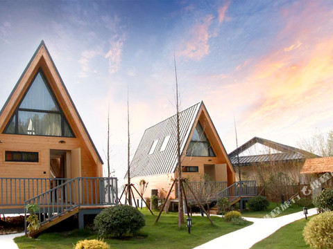 龙虎山鹤鸣溪谷七舍民宿