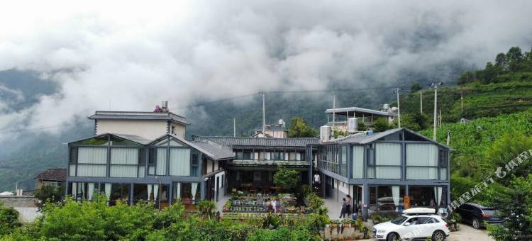 灵芝家百灵鸟民宿(保山百花岭店)图片