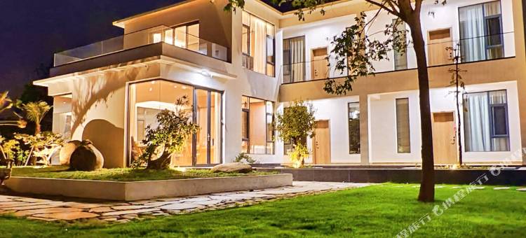 丽江小石驿民宿(三义国际机场店)图片