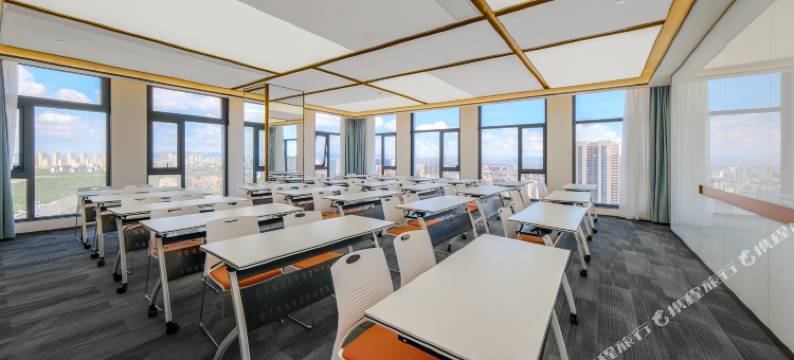 晨枫酒店(青岛火炬路方特梦幻王国店)图片