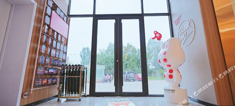 泽润霖海酒店(银川奥特莱斯砂之船店)图片