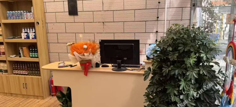 穹恰民宿(扎基寺店)图片