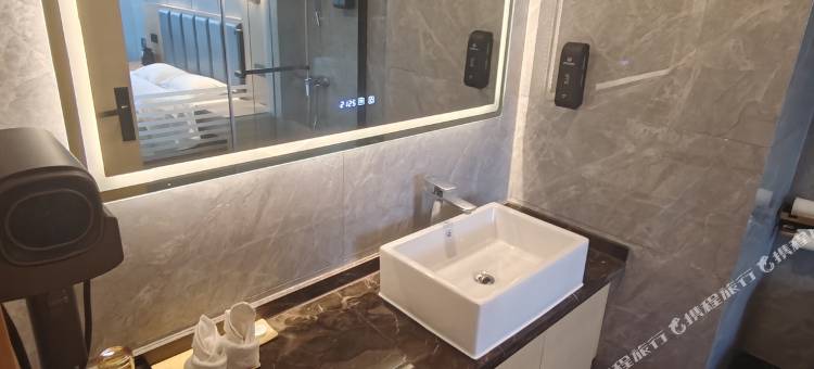 合家喜·悦枫雪山度假酒店(古城南门忠义市场店)图片