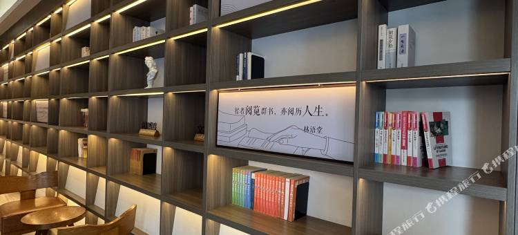 万庭酒店(郑州正弘汇银屏路地铁站店)图片