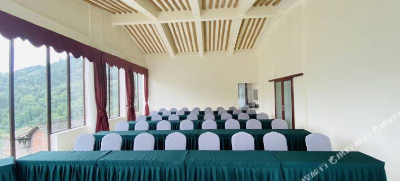 洪雅何老五饭店图片