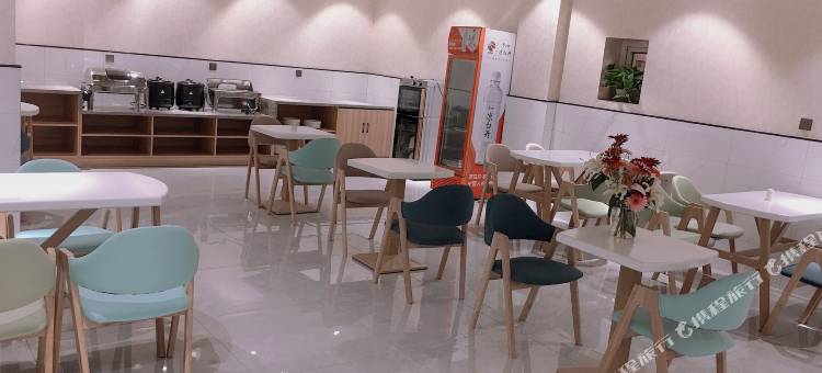 驿家365连锁酒店(迁安燕山大路店)图片