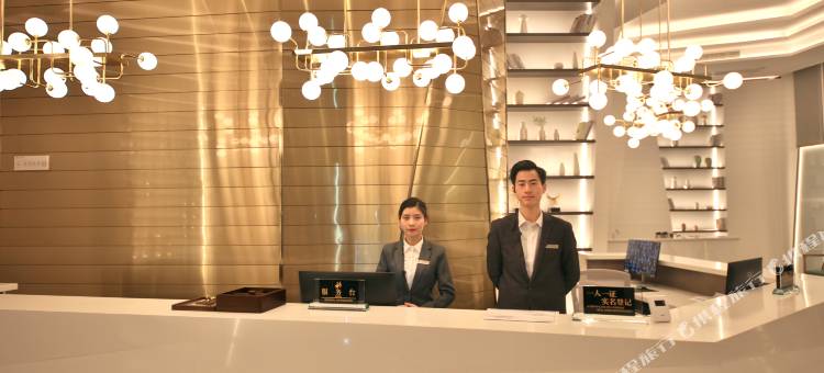 月亮半岛轻居酒店(宜宾临港国际会展中心店)图片