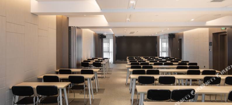 武汉青年汇金融港亚朵酒店图片