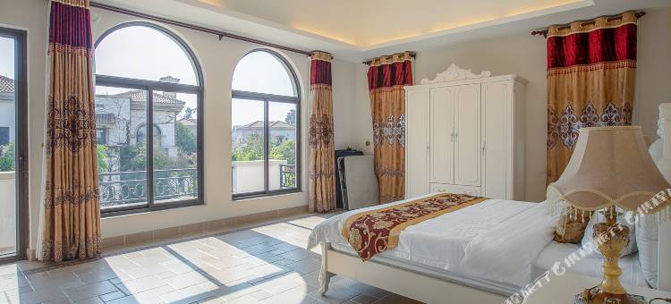 双月湾巴鲤海寓图片