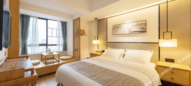 美驿轻奢名宿(张家界旅游步行街南门口美食街店)图片