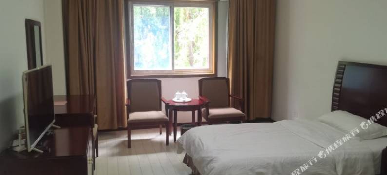 康飒酒店(芒康曲孜卡店)图片