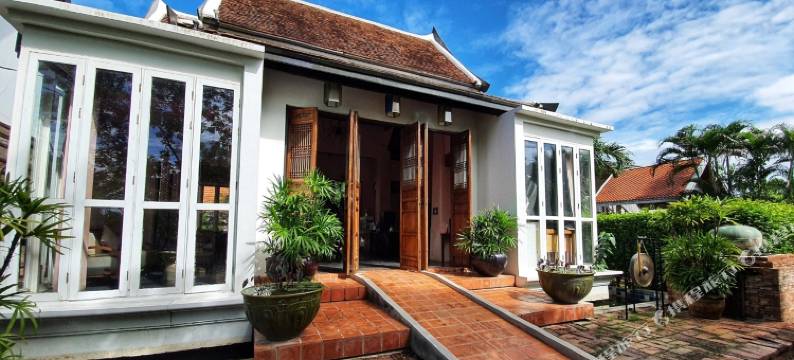 素可泰塔拉布里度假村(Tharaburi Resort)图片