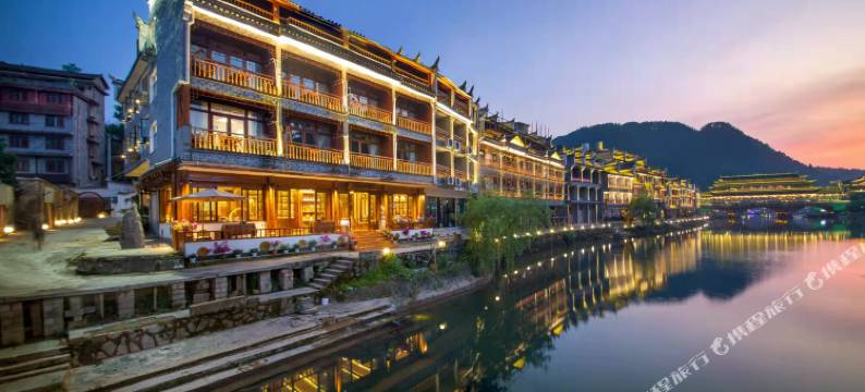 凤凰念赫江景度假民宿图片