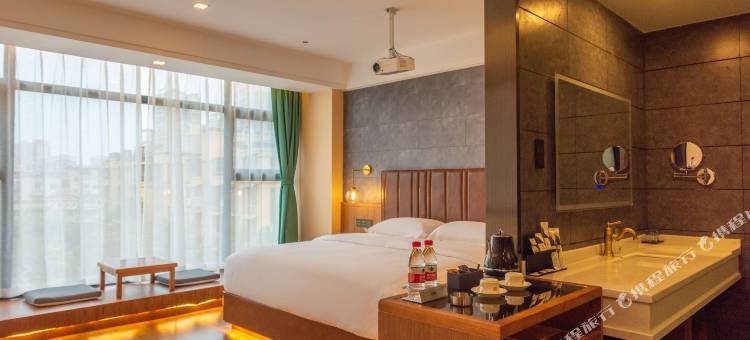 柏曼酒店(峨眉高铁站水晶广场店)图片