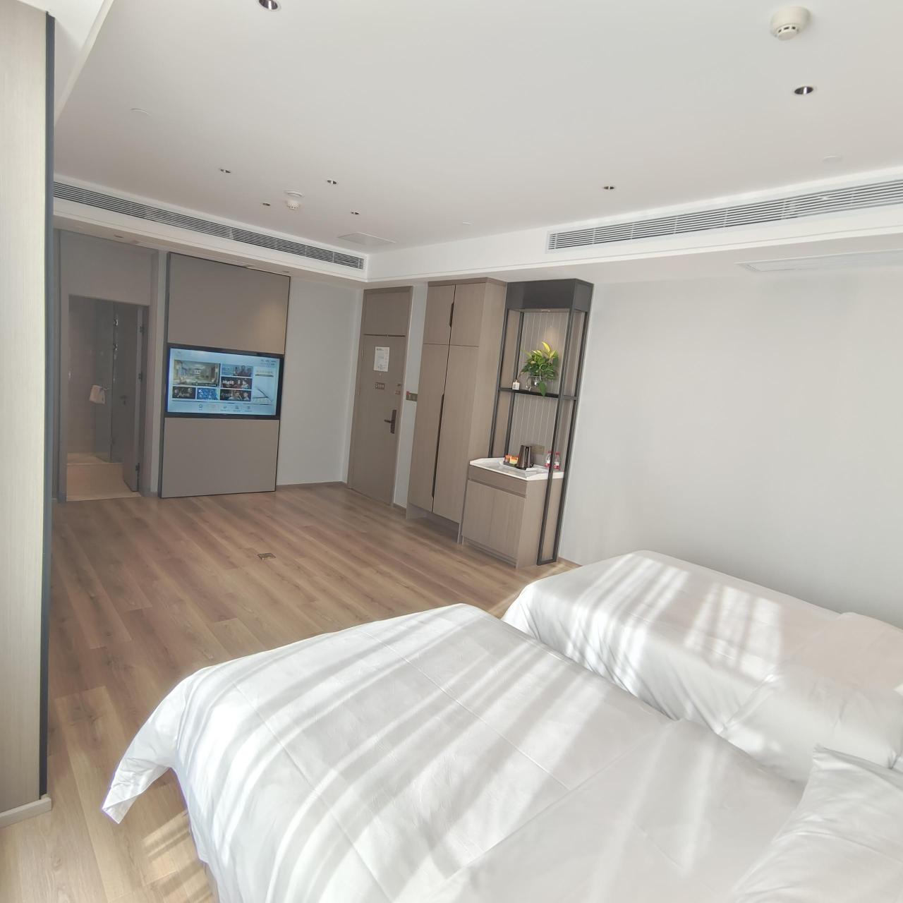 Vienna Hotel (Xinhe Yixing Building Hotel)Over view