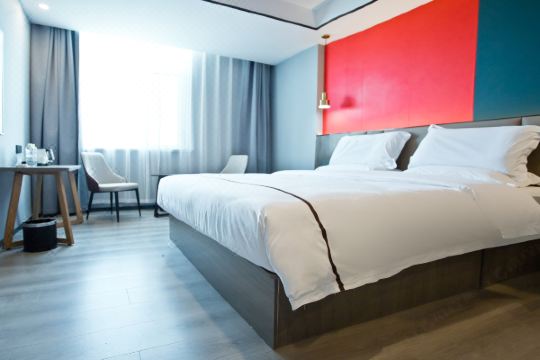 逸美酒店(滨州黄河一路彩虹湖店)预订价格,联系电话位置地址【携程