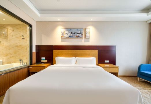 Qingdao Airport Fuhua Hotel (Hong Kong Middle Road May Fourth Square) Hotel Overview