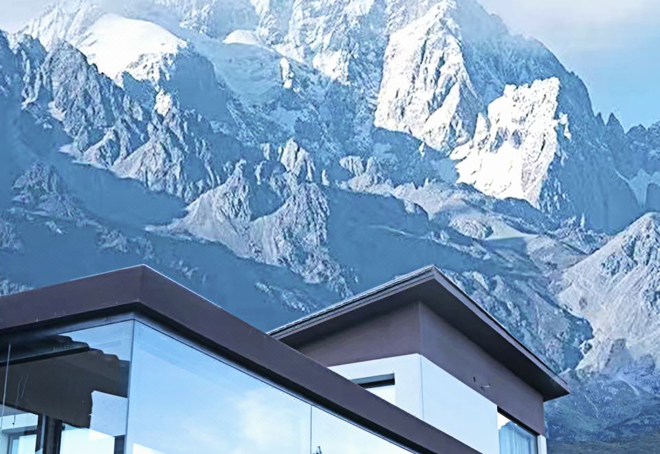丽江石头厝雪山度假别院外景图