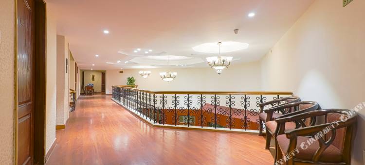 乌塔卡蒙德拜克阳光大酒店(The Byke Sunshine Grand Ooty)图片