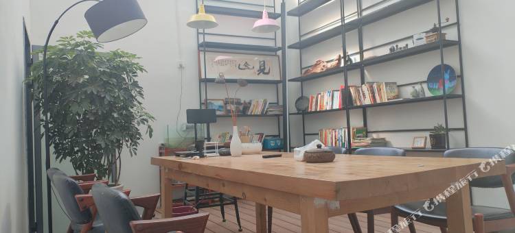 见山青年酒店(华山景区店)图片
