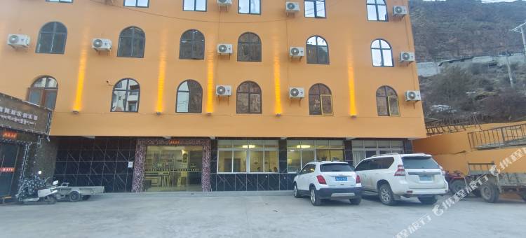 边坝云鼎酒店图片