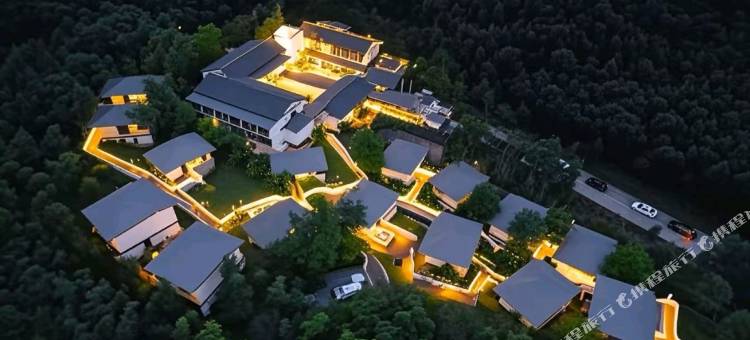 贵州文旅嘉怡·泳池国际度假酒店(凯里店)图片