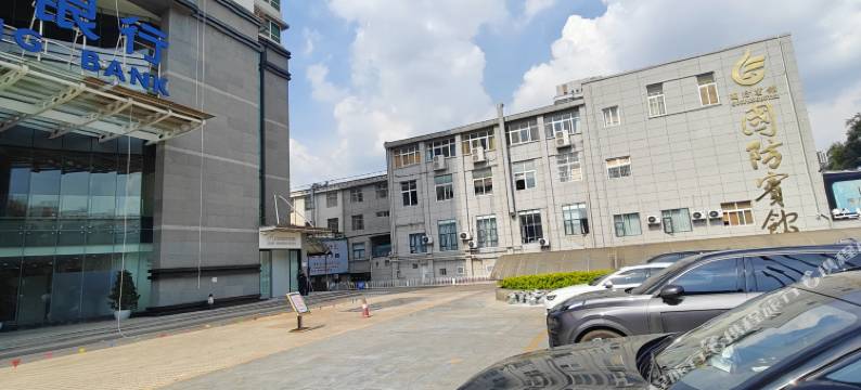 哪吒太空舱民宿(昆明环城南路店)图片