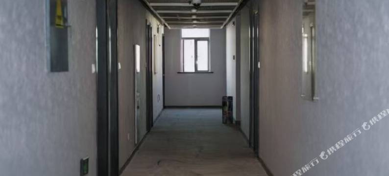 屋顶花苑酒店图片