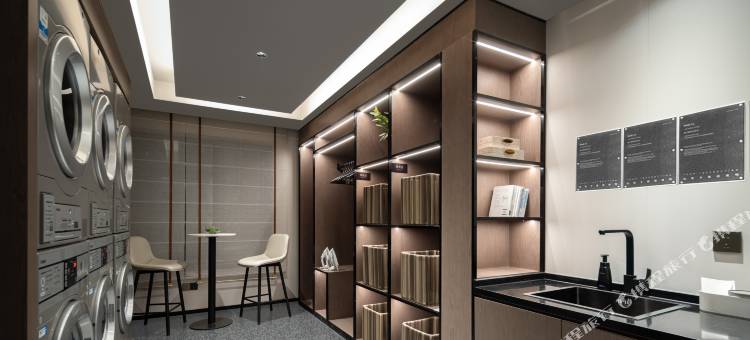 威海站韩乐坊不夜城亚朵酒店图片