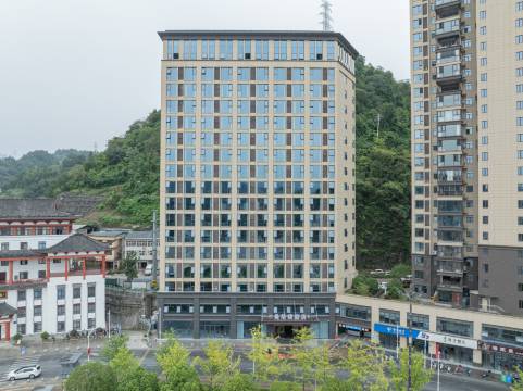 长阳曼华顿酒店(土家源广场店)图片